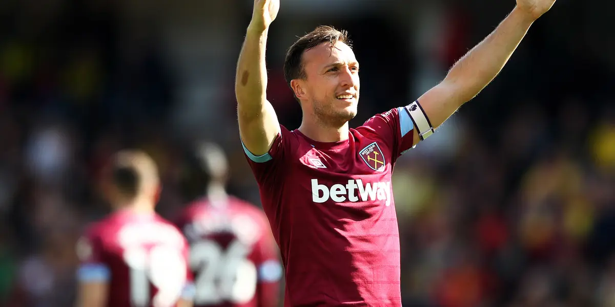 West Ham United's Mark Noble missed a penalty kick for only the 5th time in his career. He had scored 38 out of 42 penalty kicks before his miss against Manchester United.