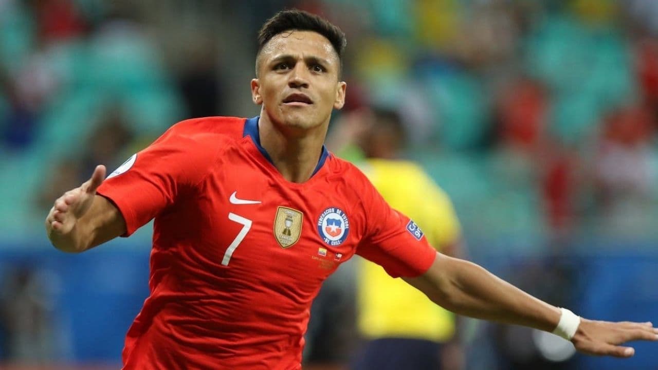 With a brace from Alexis Sánchez and one more from Marcelino Núñez, the Chileans keep alive the dream of an entire country.