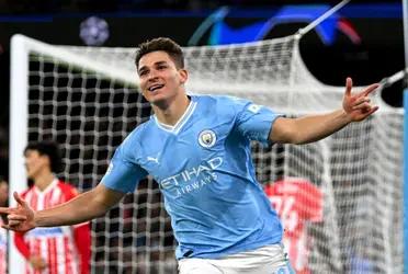 With a free kick goal, Julian Alvarez makes an amazing goal to make a comeback vs Red Star in UEFA Champions League.