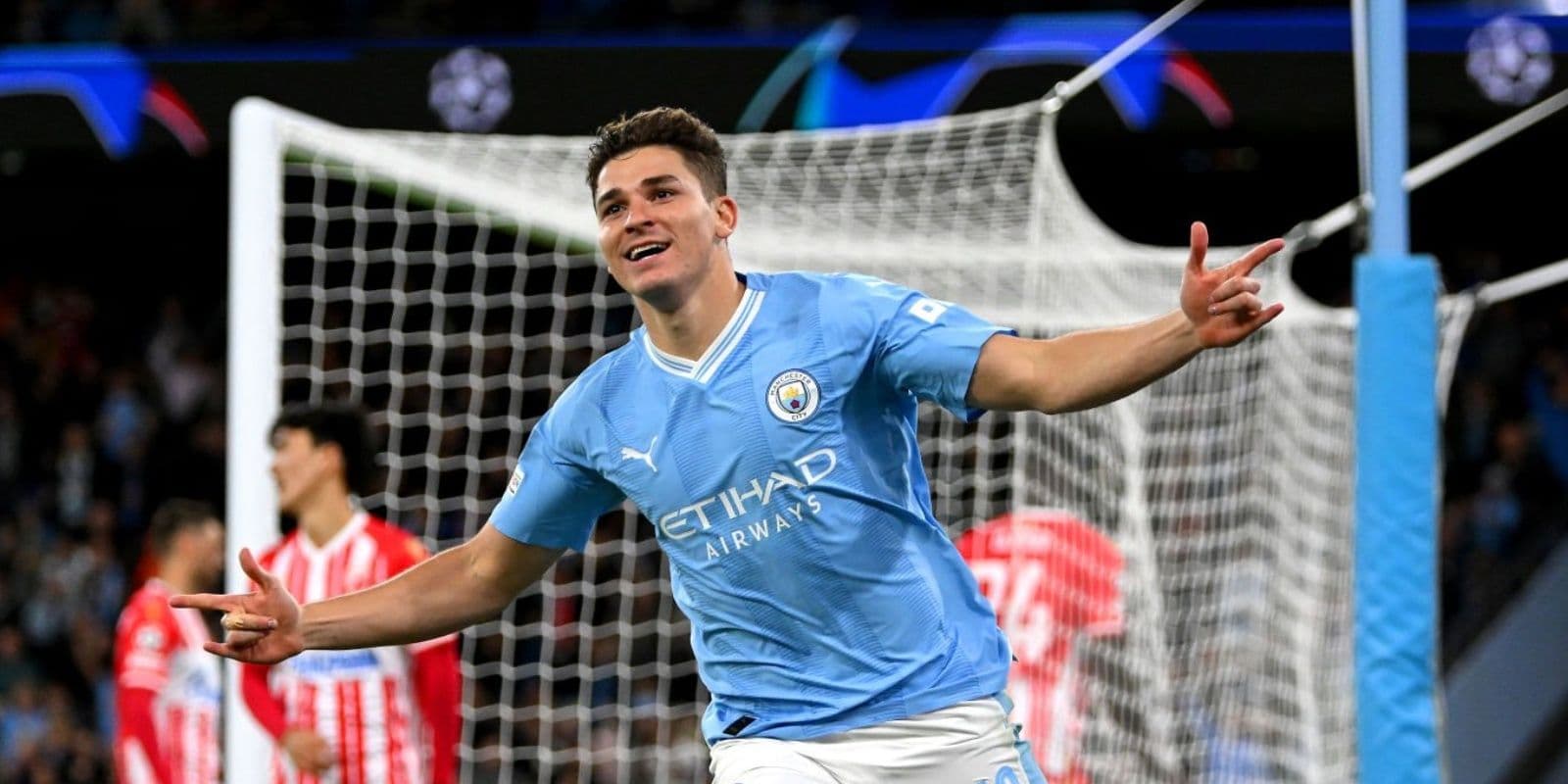 With a free kick goal, Julian Alvarez makes an amazing goal to make a comeback vs Red Star in UEFA Champions League.