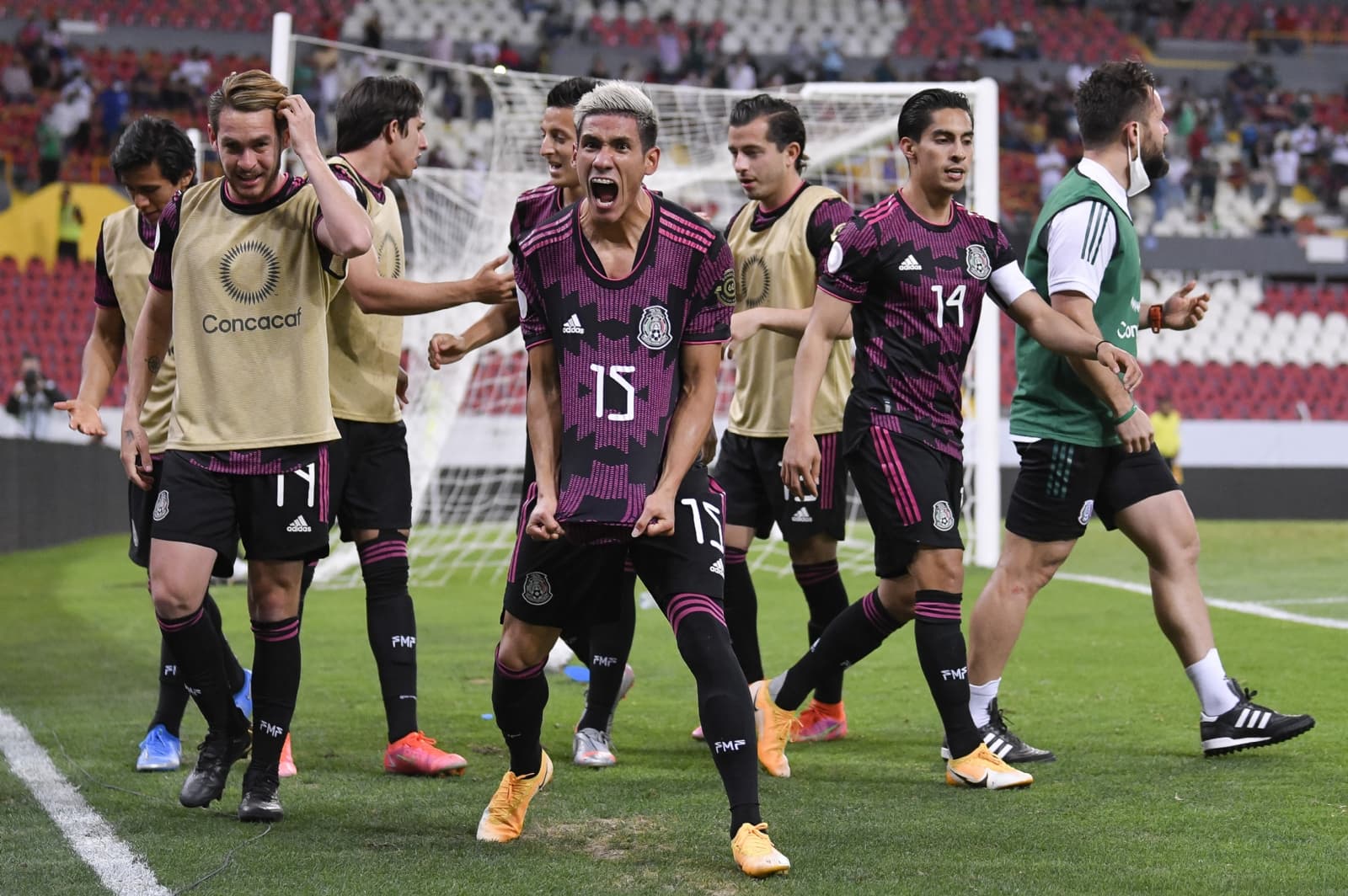 With goals from Uriel Antuna and Johan Vásquez, Mexico defeated Canada and reached the final of the Concacaf Under 23 Pre-Olympic.