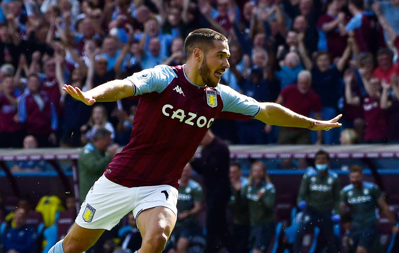 With a header, the Argentine midfielder finished sinking Everton.