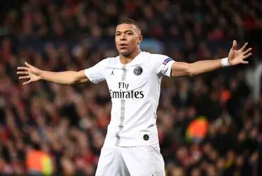 With less than 24 hours to the end of the summer transfer window, Real Madrid has pulled out of the race to sign Kylian Mbappe. PSG was bent on a €200m deal but Real Madrid was willing to offer only €170m.