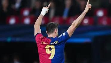 With Robert lewandowski's new record, Barcelona praised its striker and involved Cristiano Ronaldo in its message.