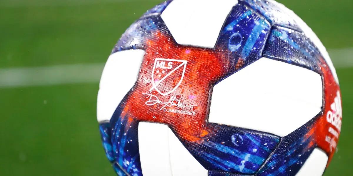 With this draw, LA Galaxy is in the third position close to the MLS playoffs. Vancouver Whitecaps got a point at the Dignity Healt Sports Park that is barely enough to get out of the bottom of the table.