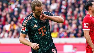 With this he reached 16 goals in 17 matches this season.