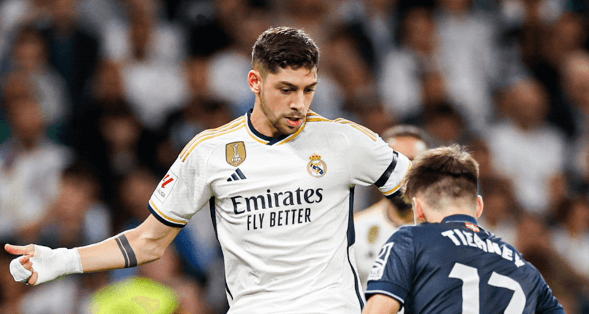 Within just a few seconds, Valverde manages to score the first point for Real Madrid.