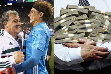 Without doing much, Mexico's coach has an important luxury that is an expense for the Mexican federation.