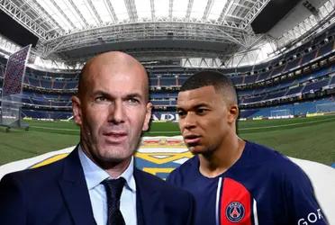 Zinedine Zidane could be Carlo Ancelotti's replacement on the white bench for next season.