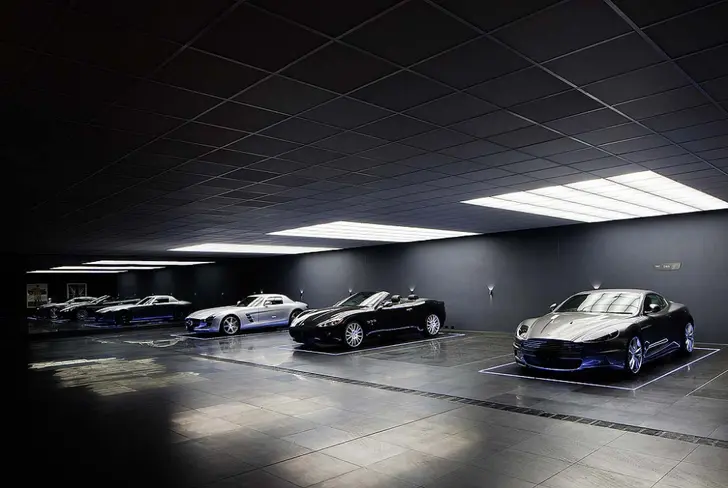 Garage for 15 cars. PHOTO: Pinterest